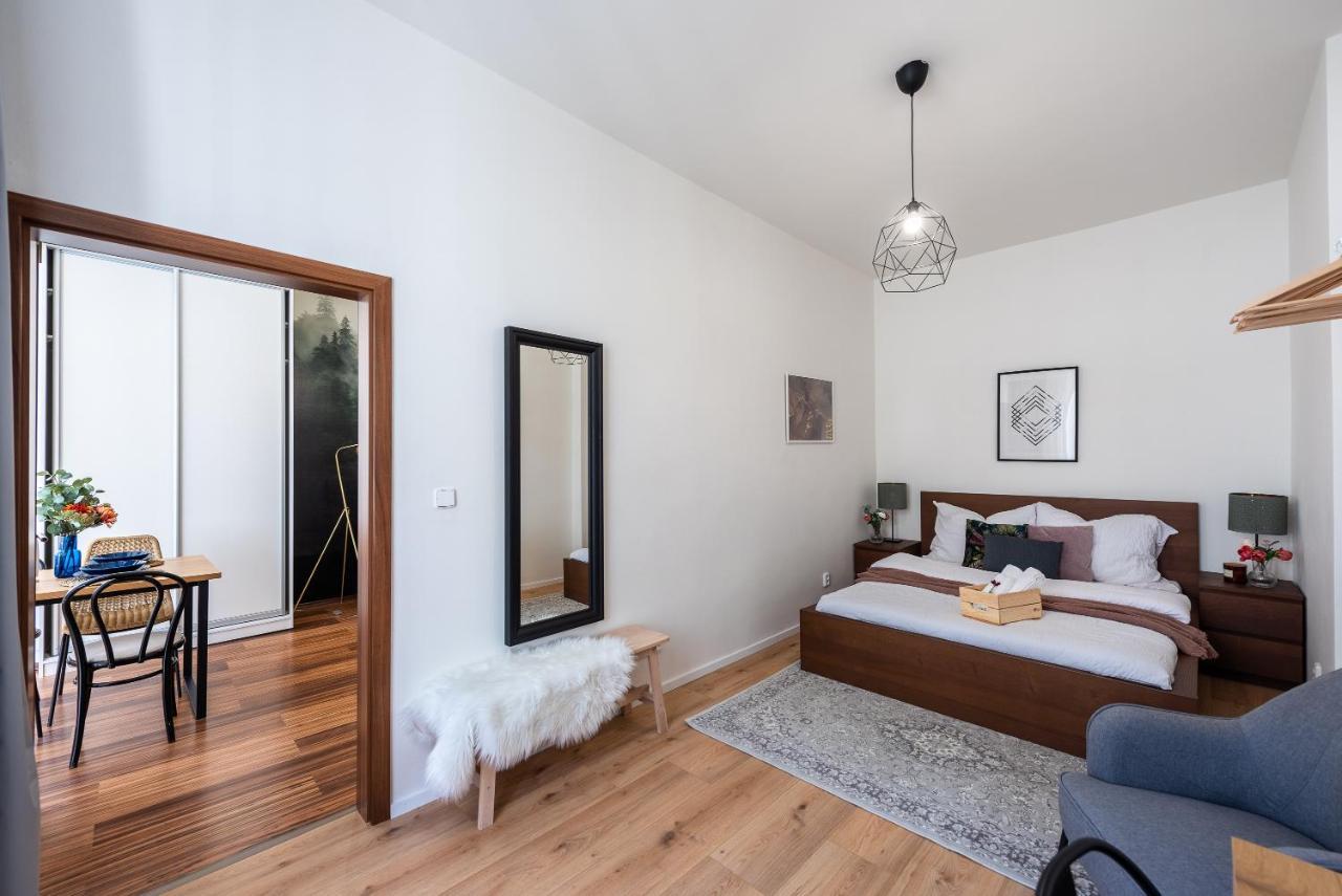 10 Min City Centre 5 People Apartment, Free Coffee プラハ エクステリア 写真