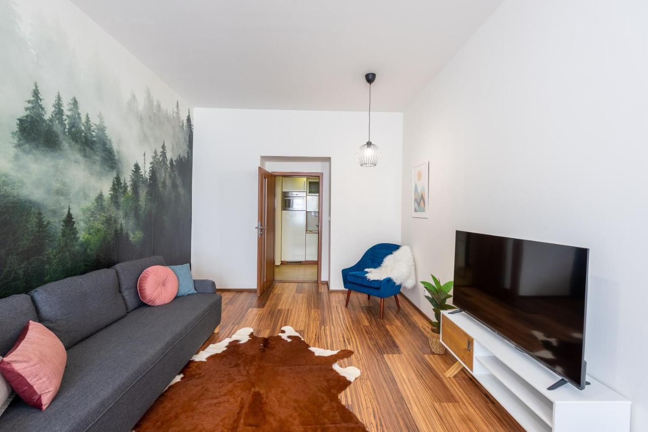 10 Min City Centre 5 People Apartment, Free Coffee プラハ エクステリア 写真